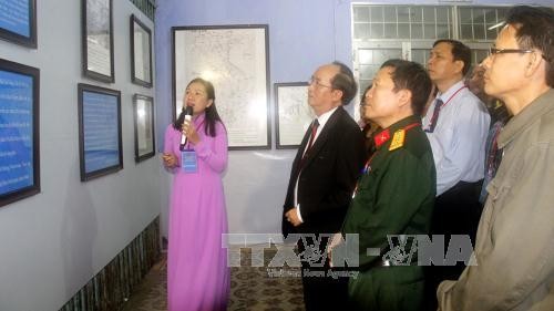 Ausstellung „Hoang Sa und Truong Sa gehören zu Vietnam“ in Phu Yen - ảnh 1